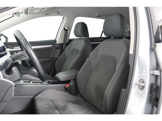 Volkswagen Golf Variant 1.5 eTSI Life Business | Elektrische stoelen | Navigatie | Adaptieve Cruise | Stoel/Stuur... ActivLease financial lease