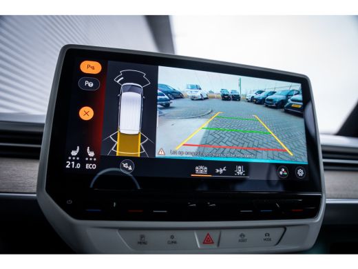 Volkswagen ID. Buzz 1st Max 77kWh | Achteruitrijcamera | Cruise control adaptief | Elektrisch verstelbare stoel(en) m... ActivLease financial lease