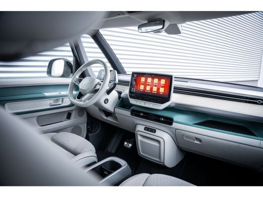 Volkswagen ID. Buzz 1st Max 77kWh | Achteruitrijcamera | Cruise control adaptief | Elektrisch verstelbare stoel(en) m... ActivLease financial lease
