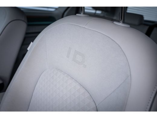 Volkswagen ID. Buzz 1st Max 77kWh | Achteruitrijcamera | Cruise control adaptief | Elektrisch verstelbare stoel(en) m... ActivLease financial lease