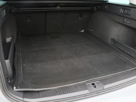 Volkswagen Passat 1.4 TSI PHEV GTE Business | Adaptive Cruise | Stoelverwarming | Trekhaak | Carplay | Massage | Ca... ActivLease financial lease