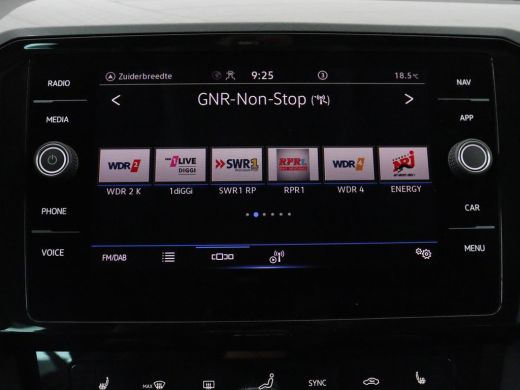 Volkswagen Passat 1.4 TSI PHEV GTE Business | Adaptive Cruise | Stoelverwarming | Trekhaak | Carplay | Massage | Ca... ActivLease financial lease