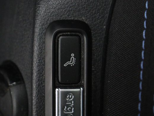 Volkswagen Passat 1.4 TSI PHEV GTE Business | Adaptive Cruise | Stoelverwarming | Trekhaak | Carplay | Massage | Ca... ActivLease financial lease