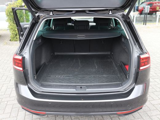 Volkswagen Passat Variant 1.5 TSI Business 7-DSG VIRTUAL NL AUTO ActivLease financial lease