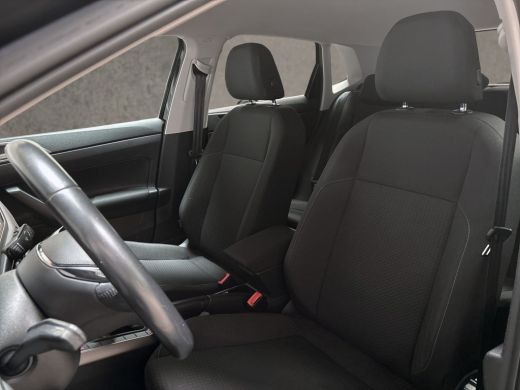 Volkswagen Polo 1.0 Sportline (APPLE CARPLAY, GETINT GLAS, CRUISE, SPORTSTOELEN, ARMSTEUN, NIEUWE APK, NIEUWSTAAT) ActivLease financial lease