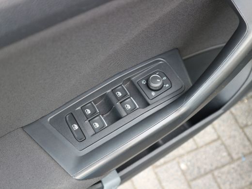 Volkswagen T-Roc 1.0 TSI Style Business NAVI TREKHAAK ActivLease financial lease