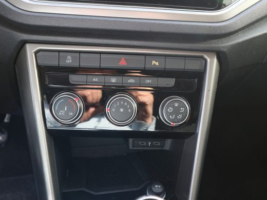 Volkswagen T-Roc 1.0 TSI Style Business NAVI TREKHAAK ActivLease financial lease