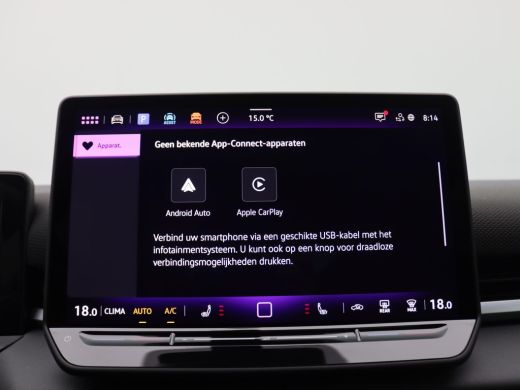 Volkswagen T-Roc 1.5 eTsi R-Line First Edition 150PK DSG Pano-Schuifdak, Trekhaak, Black Style, 20" LM Velgen, Key... ActivLease financial lease