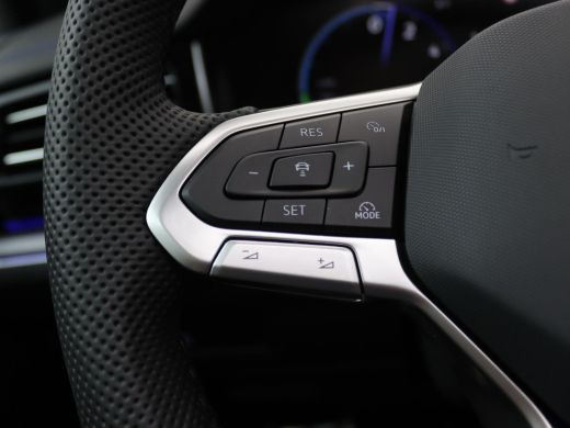 Volkswagen Touareg 3.0 TSi eHybrid 4MOTION R Edition 463PK Aut. matrix led, trekhaak, panoramadak, 360gr. camera, le... ActivLease financial lease