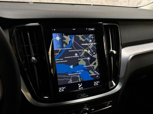 Volvo  V60 2.0 B3 Momentum Sport Automaat 163Pk (APPLE CARPLAY, GROOT NAVI, KEYLESS, SPORTSTOELEN, GETINT GL... ActivLease financial lease