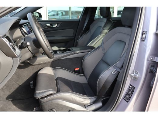 Volvo  V60 T6 Plus Dark | 360Cam | Harman Kardon | Trekhaak | Aurora Silver | ActivLease financial lease