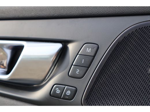 Volvo  V60 T6 Plus Dark | 360Cam | Harman Kardon | Trekhaak | Aurora Silver | ActivLease financial lease