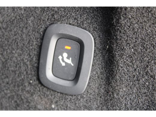 Volvo  XC60 2.0 T6 PHEV AWD SOh 95,3% Core Bright R-DESIGN PANO LEER STAND 85000KM!!! ActivLease financial lease