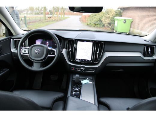 Volvo  XC60 2.0 T6 PHEV AWD SOh 95,3% Core Bright R-DESIGN PANO LEER STAND 85000KM!!! ActivLease financial lease