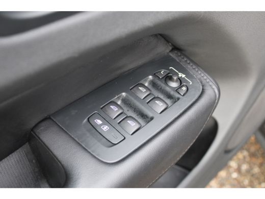 Volvo  XC60 2.0 T6 PHEV AWD SOh 95,3% Core Bright R-DESIGN PANO LEER STAND 85000KM!!! ActivLease financial lease