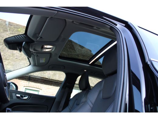 Volvo  XC60 2.0 T6 PHEV hybrid AWD Core Bright LONG RANGE LEER PANO 49000KM!!! ActivLease financial lease