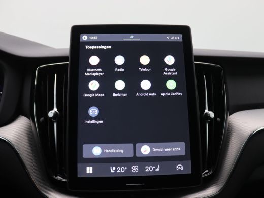 Volvo  XC60 2.0 T6 Plug-in hybrid AWD Plus Black Edition 350PK Pano-Schuifdak, Trekhaak, 21" LM Velgen, 360gr... ActivLease financial lease