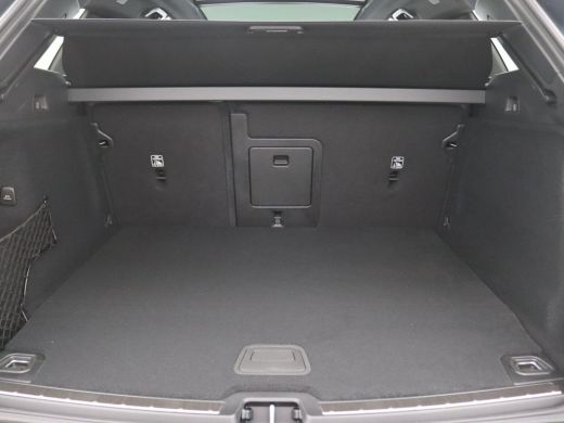 Volvo  XC60 2.0 T6 Plug-in hybrid AWD Plus Black Edition 350PK Pano-Schuifdak, Trekhaak, 21" LM Velgen, 360gr... ActivLease financial lease