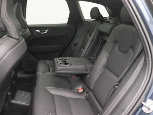 Volvo  XC60 2.0 T6 Plug-in hybrid AWD Plus Black Edition 350PK Pano-Schuifdak, Trekhaak, 21" LM Velgen, 360gr... ActivLease financial lease