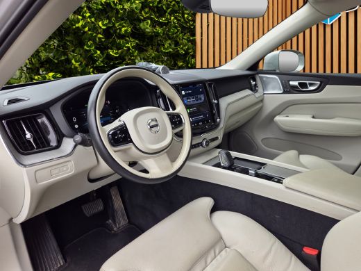 Volvo  XC60 2.0 T8 Plug-in hybrid AWD Inscription | Bowers&Wilkins | Pano | Head-up | Trekhaak | Memory ActivLease financial lease
