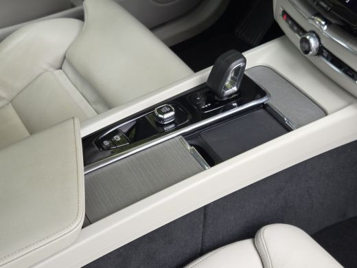 Volvo  XC60 2.0 T8 Plug-in hybrid AWD Inscription | Bowers&Wilkins | Pano | Head-up | Trekhaak | Memory ActivLease financial lease