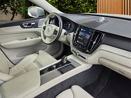 Volvo  XC60 2.0 T8 Plug-in hybrid AWD Inscription | Bowers&Wilkins | Pano | Head-up | Trekhaak | Memory ActivLease financial lease