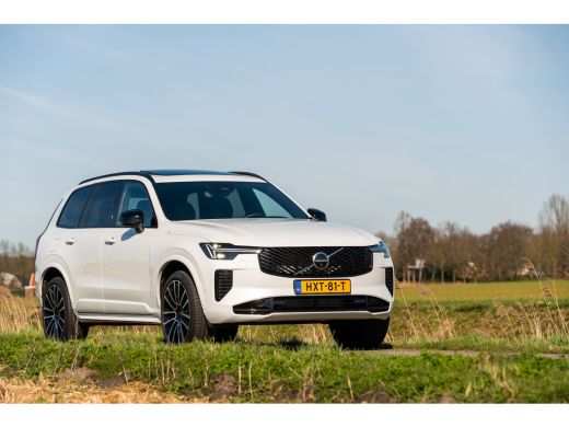 Volvo  XC90 T8 Ultra Dark | Navy Herringbone Weave  | Pano | Fiscaal &euro;99.000,-! | Crystal White! ActivLease financial lease