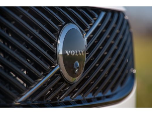 Volvo  XC90 T8 Ultra Dark | Navy Herringbone Weave  | Pano | Fiscaal &euro;99.000,-! | Crystal White! ActivLease financial lease