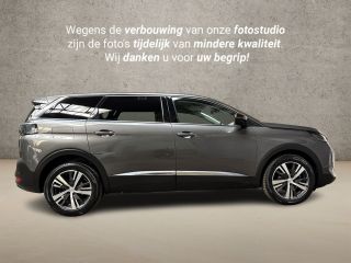 Peugeot 5008 1.2 PureTech Allure Sport 7 Persoons (APPLE CARPLAY, GROOT NAVI, LEDER, 360 CAMERA, SPORTSTOELEN,...