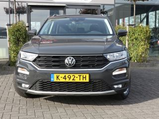 Volkswagen T-Roc 1.0 TSI Style Business NAVI TREKHAAK