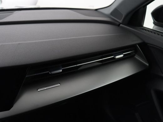 Audi A3 Limousine 30 TFSI Advanced edition | Stoelverwarming | Adaptive Cruise | Trekhaak | Carplay | LED... ActivLease financial lease