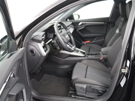 Audi A3 Limousine 30 TFSI Advanced edition | Stoelverwarming | Adaptive Cruise | Trekhaak | Carplay | LED... ActivLease financial lease