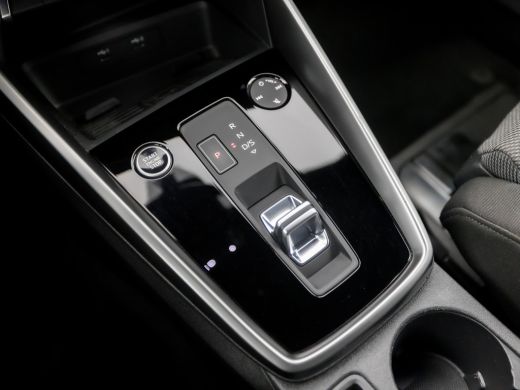 Audi A3 Sportback 35 TFSI Sport 150Pk Automaat (NIEUW MODEL, DRAADLOOS APPLE CARPLAY, GROOT NAVI, GETINT ... ActivLease financial lease