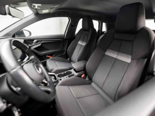 Audi A3 Sportback 35 TFSI Sport 150Pk Automaat (NIEUW MODEL, DRAADLOOS APPLE CARPLAY, GROOT NAVI, GETINT ... ActivLease financial lease