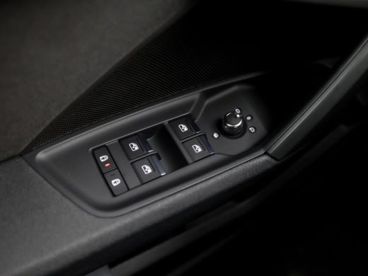 Audi A3 Sportback 35 TFSI Sport 150Pk Automaat (NIEUW MODEL, DRAADLOOS APPLE CARPLAY, GROOT NAVI, GETINT ... ActivLease financial lease