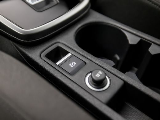 Audi A3 Sportback 35 TFSI Sport 150Pk Automaat (NIEUW MODEL, DRAADLOOS APPLE CARPLAY, GROOT NAVI, GETINT ... ActivLease financial lease