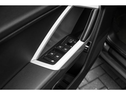 Audi Q3 45 TFSI e Advanced Edition 245PK | Camera Achter | Stoelverw. Voor | Lederen Bekleding | Adaptiev... ActivLease financial lease