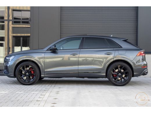 Audi Q8 60 TFSI e quattro Competition SQ8  PANO  CAM  ACC  LANE ASS  TREKHAAK LUCHTVERING ActivLease financial lease