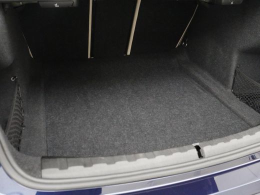 BMW 3 Serie 320i High Executive Edition | Panoramadak | Leder | Stoel & Stuurverwarming | Adaptive Cruise | S... ActivLease financial lease