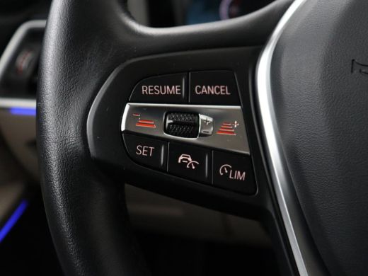BMW 3 Serie 320i High Executive Edition | Panoramadak | Leder | Stoel & Stuurverwarming | Adaptive Cruise | S... ActivLease financial lease