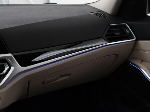 BMW 3 Serie 320i High Executive Edition | Panoramadak | Leder | Stoel & Stuurverwarming | Adaptive Cruise | S... ActivLease financial lease