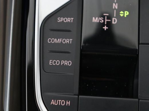 BMW 3 Serie 320i High Executive Edition | Panoramadak | Leder | Stoel & Stuurverwarming | Adaptive Cruise | S... ActivLease financial lease