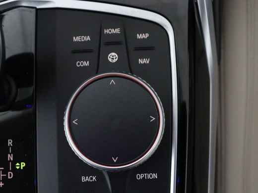 BMW 3 Serie 320i High Executive Edition | Panoramadak | Leder | Stoel & Stuurverwarming | Adaptive Cruise | S... ActivLease financial lease