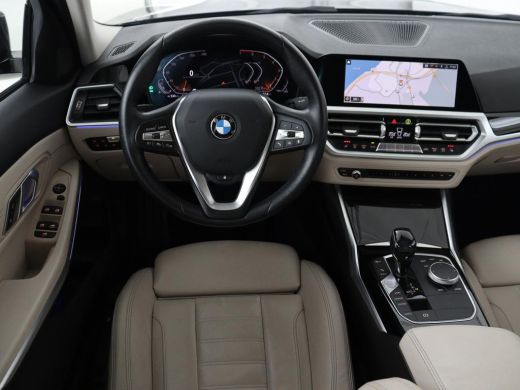 BMW 3 Serie 320i High Executive Edition | Panoramadak | Leder | Stoel & Stuurverwarming | Adaptive Cruise | S... ActivLease financial lease