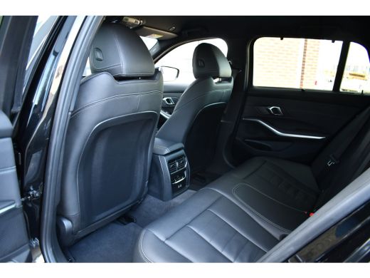BMW 3 Serie Touring 330e xDrive M-Sport LCI-2 ACC el-zetels-leder HUD 19inch ActivLease financial lease