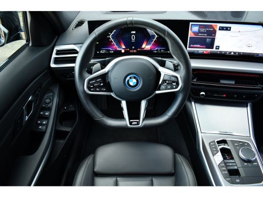 BMW 3 Serie Touring 330e xDrive M-Sport LCI-2 ACC el-zetels-leder HUD 19inch ActivLease financial lease