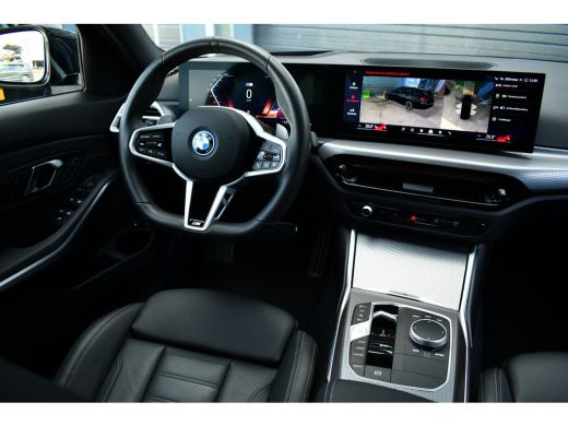 BMW 3 Serie Touring 330e xDrive M-Sport LCI-2 ACC el-zetels-leder HUD 19inch ActivLease financial lease