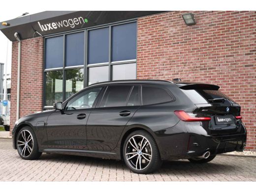 BMW 3 Serie Touring 330e xDrive M-Sport LCI-2 ACC el-zetels-leder HUD 19inch ActivLease financial lease