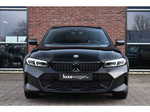 BMW 3 Serie Touring 330e xDrive M-Sport LCI-2 ACC el-zetels-leder HUD 19inch ActivLease financial lease