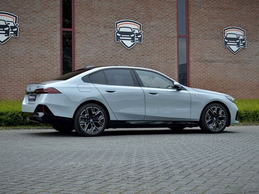 BMW i5 eDrive40 M Sport Pro Innovation | Zeer compleet ActivLease financial lease